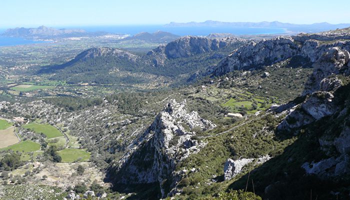 lovely-views-to-the-llevant